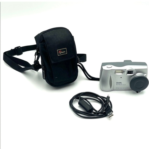 Kodak Other - Kodak Silver Digital Camera DX3215 with Black Bag